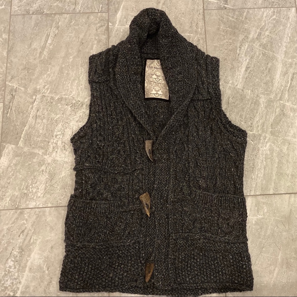 Men’s Vest Cable-Knit Cardigan